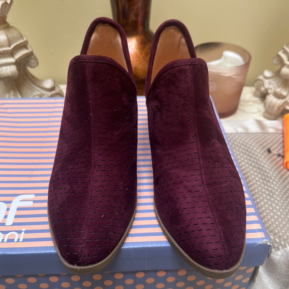 bf Betani booties in excellent condition, worn once in a wine color.